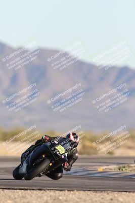 media/Dec-07-2025-CVMA (Sun) [[3e7d2de5dc]]/Race 17-Amateur Formula Middleweight/